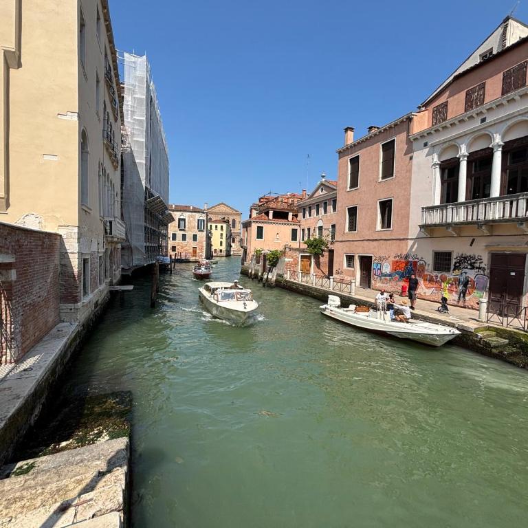 Ca' Sunshine Your Home in San Marcuola Venice - Two-Bedroom Apartment - 35