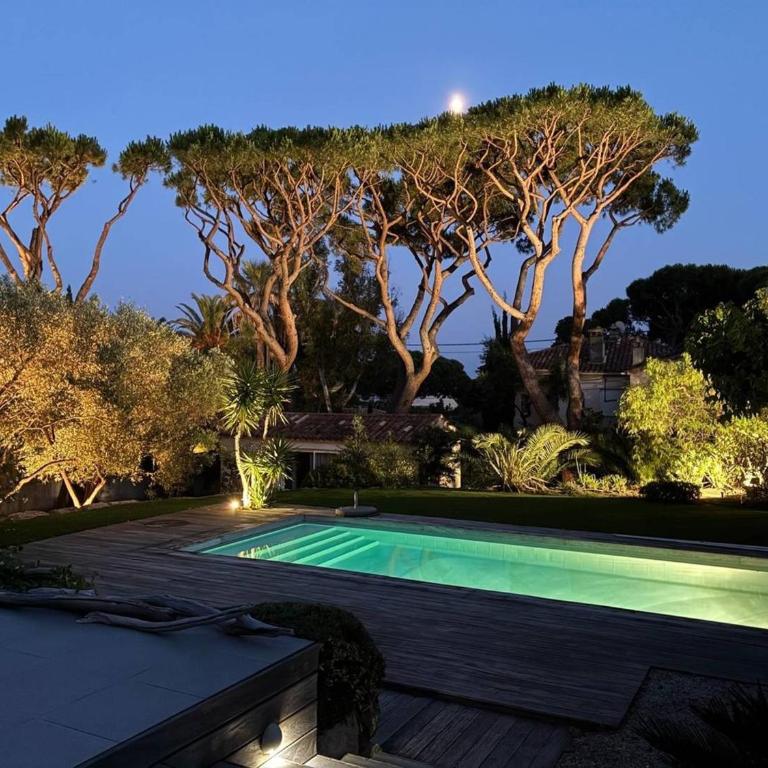 Villa Contemporaine à Sainte-Maxime, Piscine, Proche Plage, 8 Pers., 4 Étoiles - FR-1-768-36 - Villa - 29