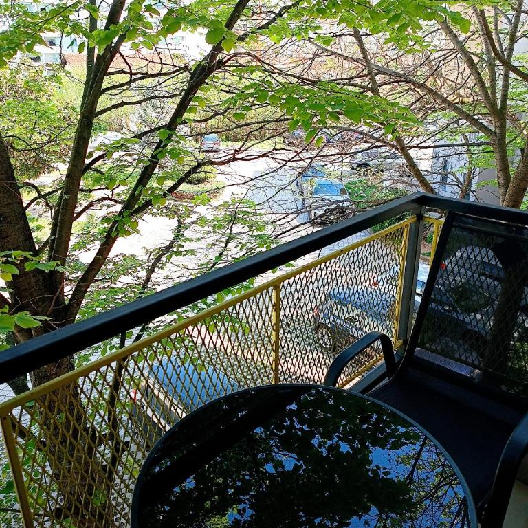 Mostar Family Nest - Two-Bedroom Apartment with Balcony - 12