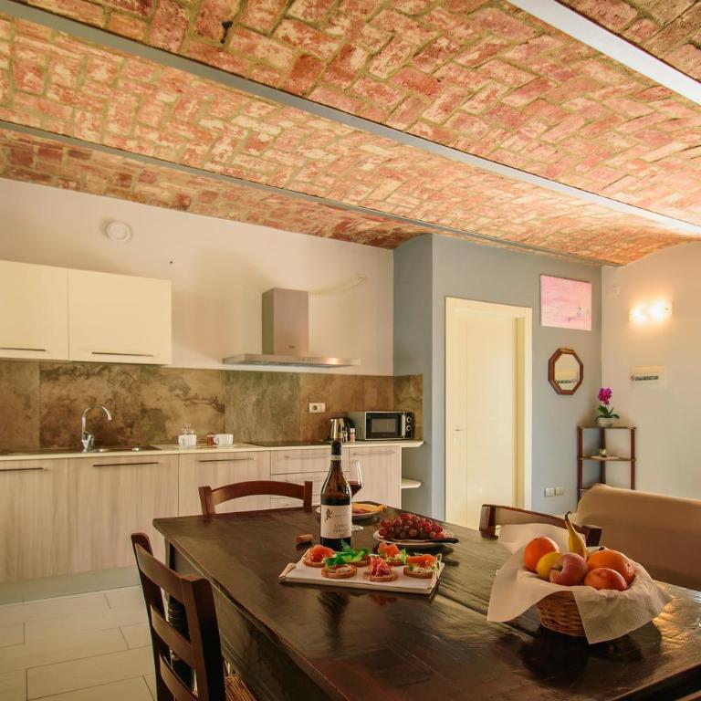 La Rosa nel Borgo - appartamento con garage - Appartamento con 1 Camera da Letto - 1