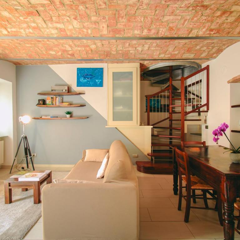 La Rosa nel Borgo - appartamento con garage - Appartamento con 1 Camera da Letto - 2