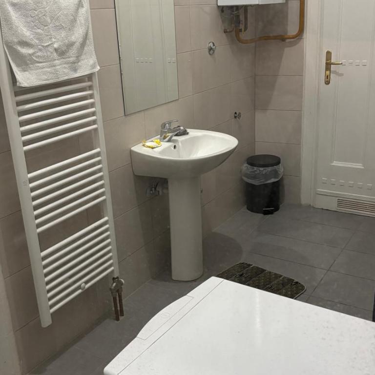 City centre apartment-3 bedroom, Vječna vatra - One-Bedroom Apartment - 11