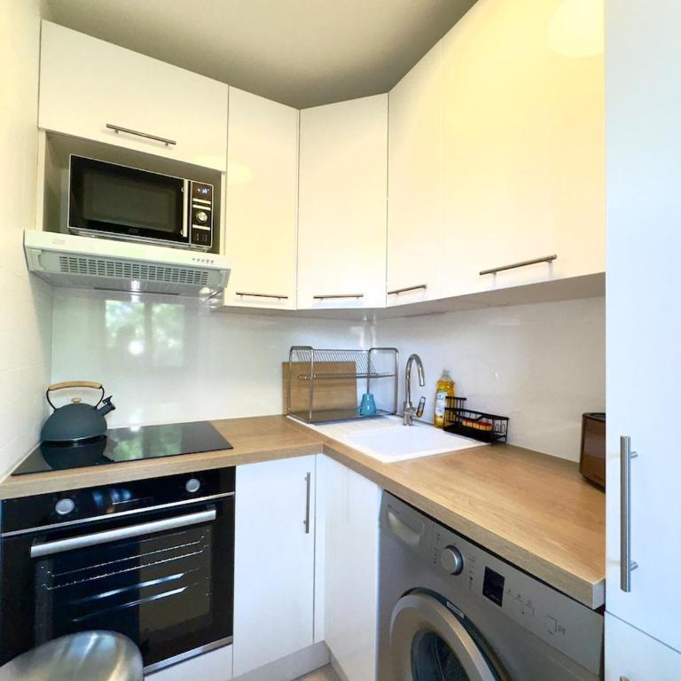 Spacious new studio and terrace - One-Bedroom Apartment - 2
