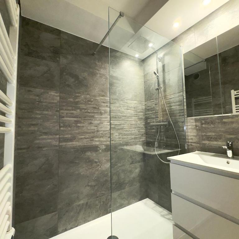 Spacious new studio and terrace - One-Bedroom Apartment - 5