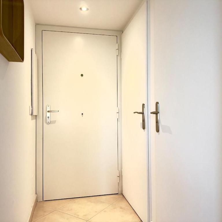 Spacious new studio and terrace - One-Bedroom Apartment - 14