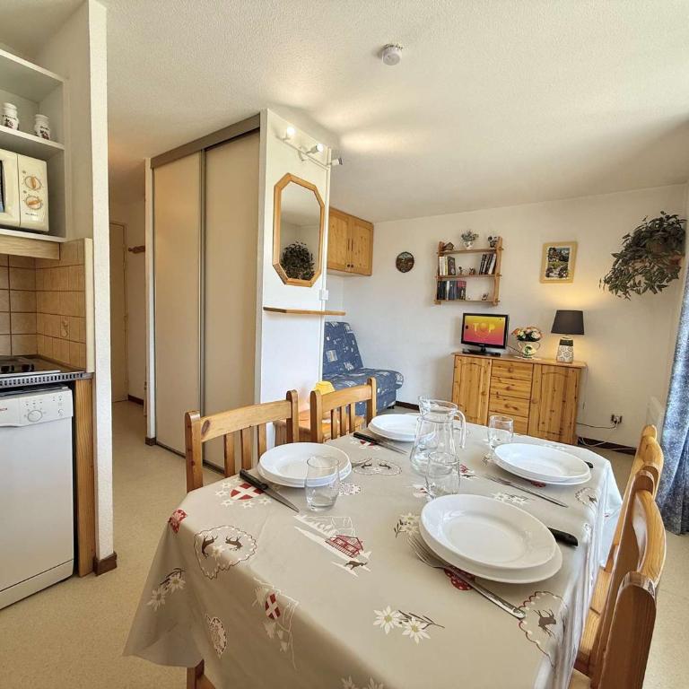 Studio cabine à 700m de Praz-Sur-Arly, navettes gratuites, parking, wifi et ménage inclus - Appartement 1 Chambre - 1
