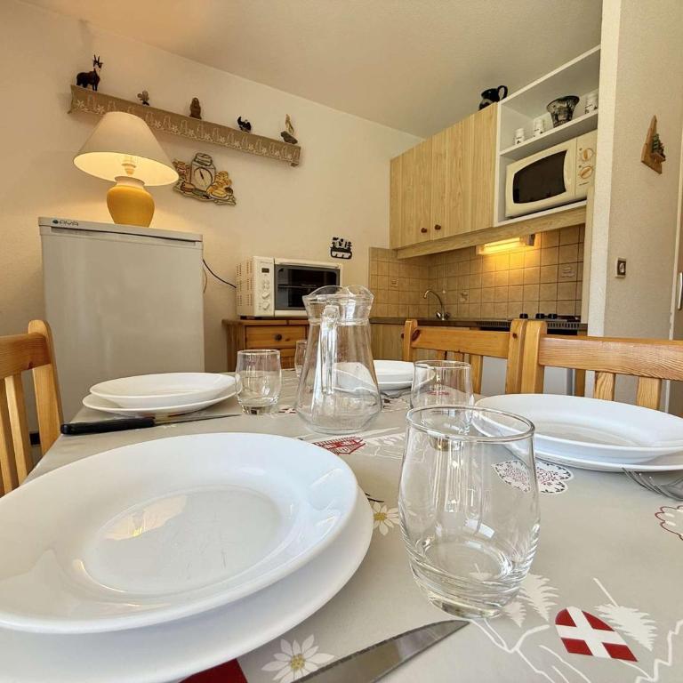 Studio cabine à 700m de Praz-Sur-Arly, navettes gratuites, parking, wifi et ménage inclus - Appartement 1 Chambre - 7