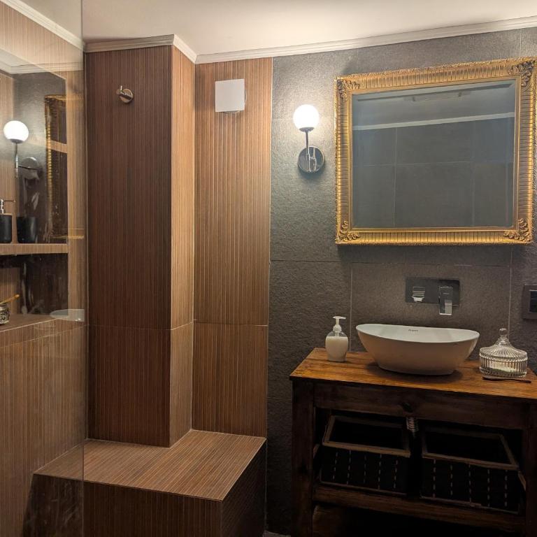 Citizen Kane Lodge - Hospedaje Gourmet - Double Room with Shared Bathroom - 24