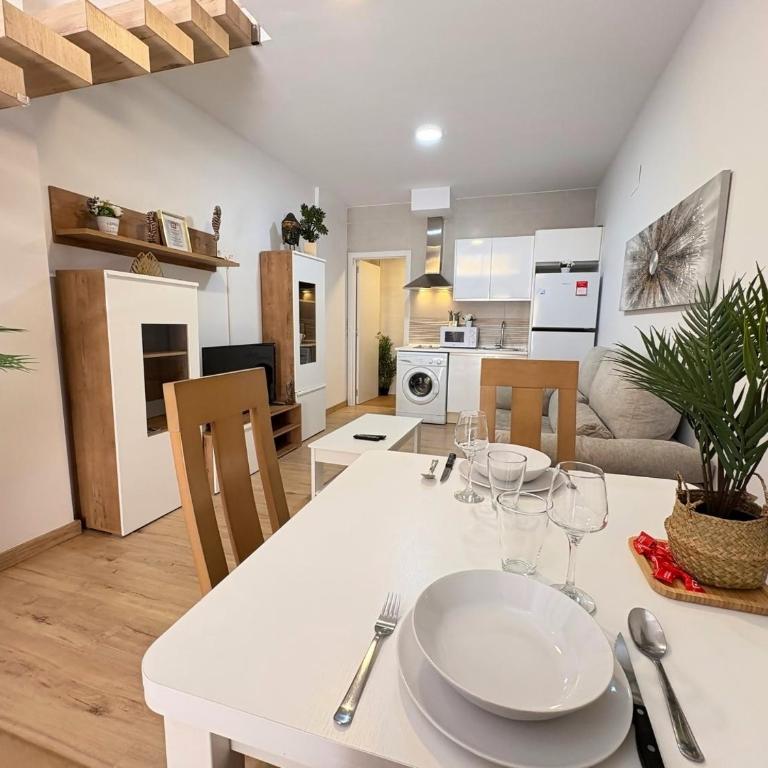 Duplex Huelin II & Beach - One-Bedroom Apartment - 11