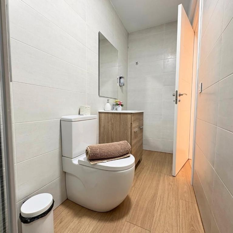 Duplex Huelin II & Beach - One-Bedroom Apartment - 32