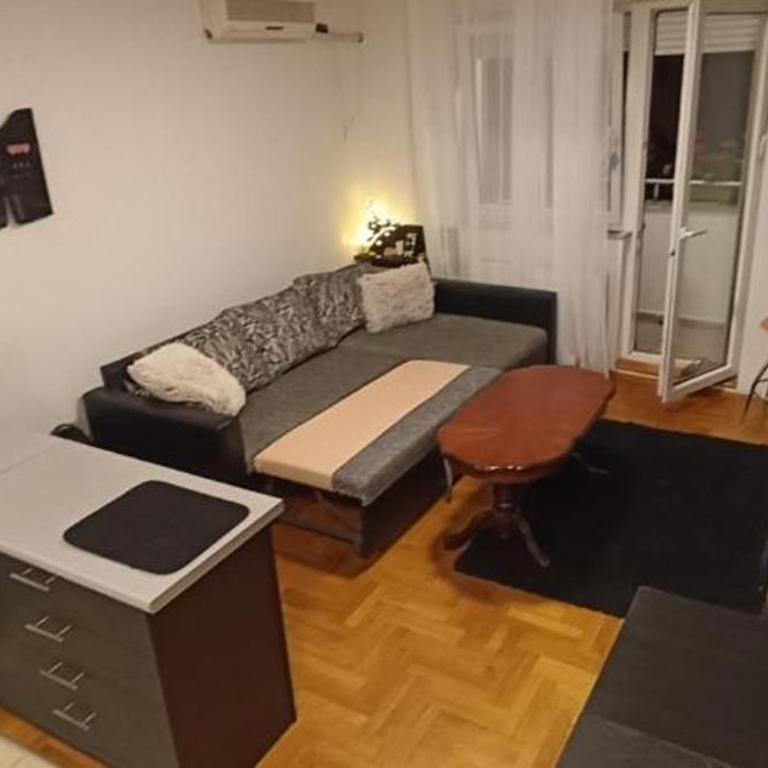 Center quite apartmentt 50m2 - Apartman sa 1 Spavaćom Sobom - 2