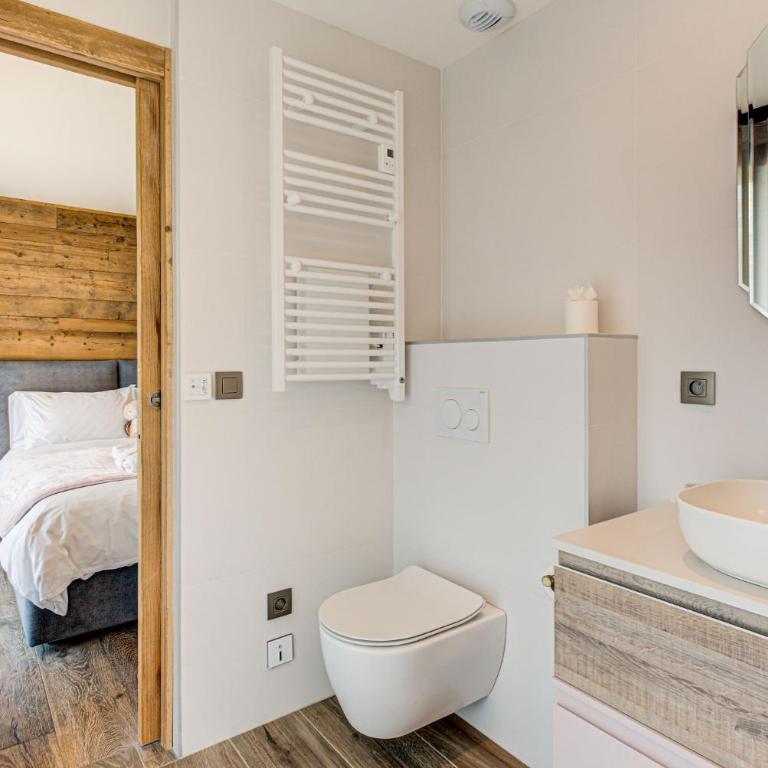 Chalet Papillon, Alpes Agency, Detached Chalet, Les Praz, Sleeps 8-10 - Chalet - 25