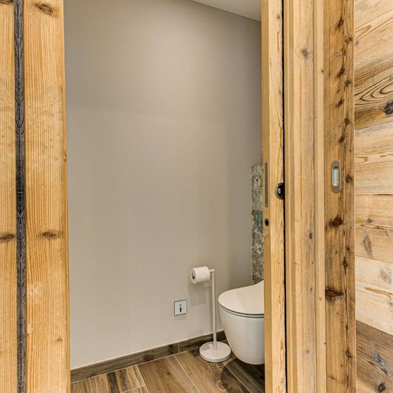 Chalet Papillon, Alpes Agency, Detached Chalet, Les Praz, Sleeps 8-10 - Chalet - 37