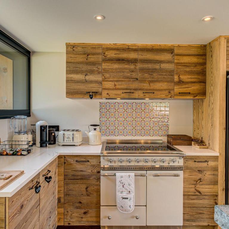 Chalet Papillon, Alpes Agency, Detached Chalet, Les Praz, Sleeps 8-10 - Chalet - 5