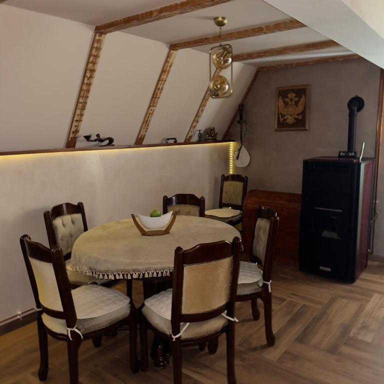 Vikendica Pine - Two-Bedroom House - 20