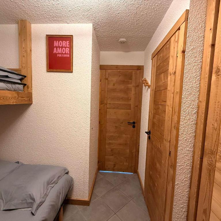 Studio cabine rénové 4 personnes, balcon sud, garage inclus - FR-1-293-152 - Studio - 15