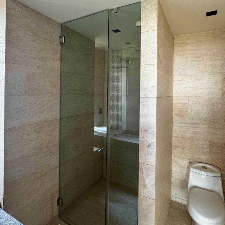 Colony Residences & Suites - King Suite with Balcony - 6