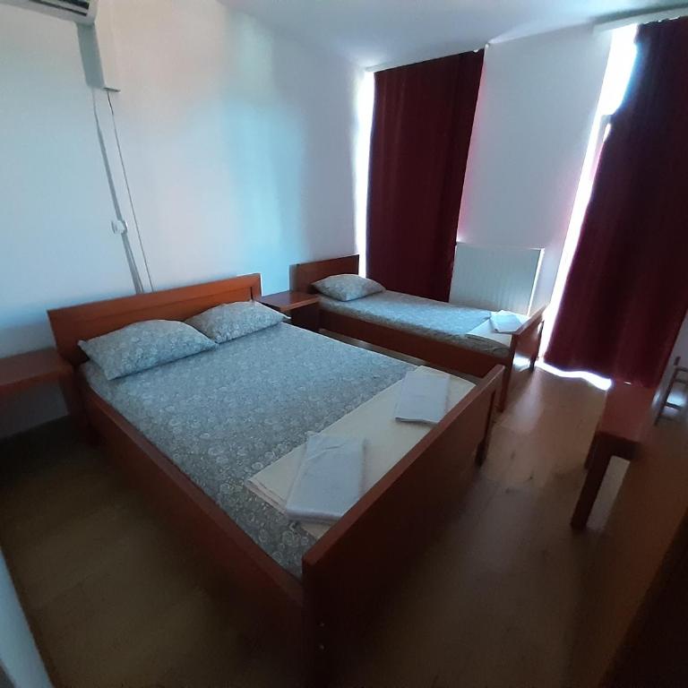 Motel Plaza - One-Bedroom Apartment - 1