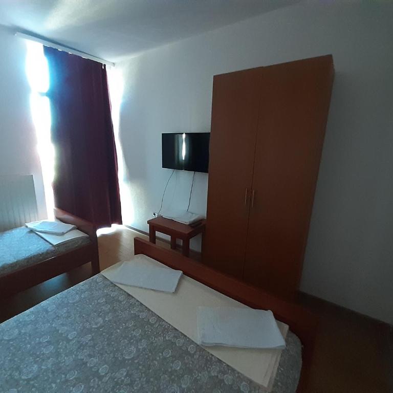 Motel Plaza - One-Bedroom Apartment - 2