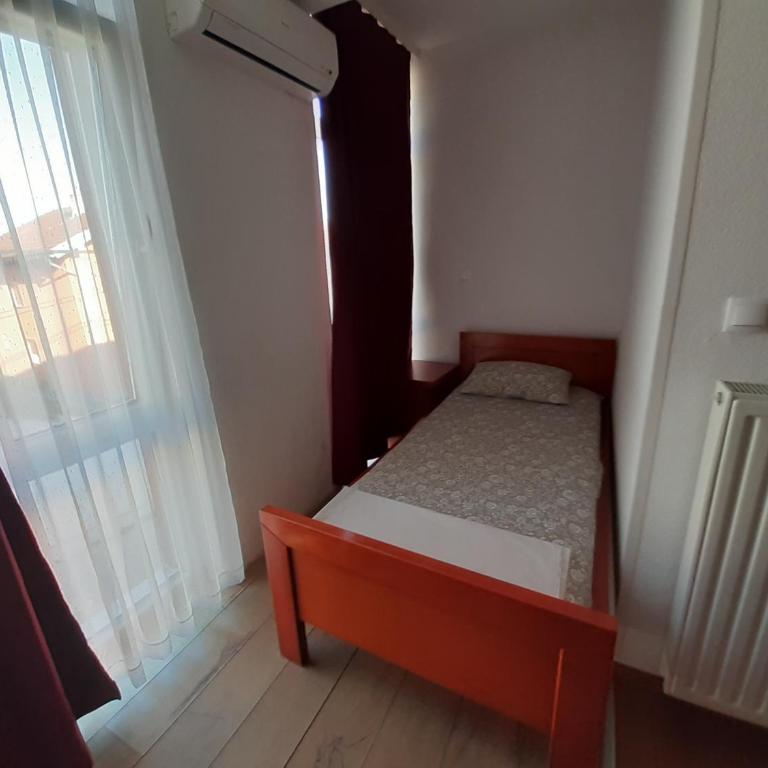 Motel Plaza - One-Bedroom Apartment - 3