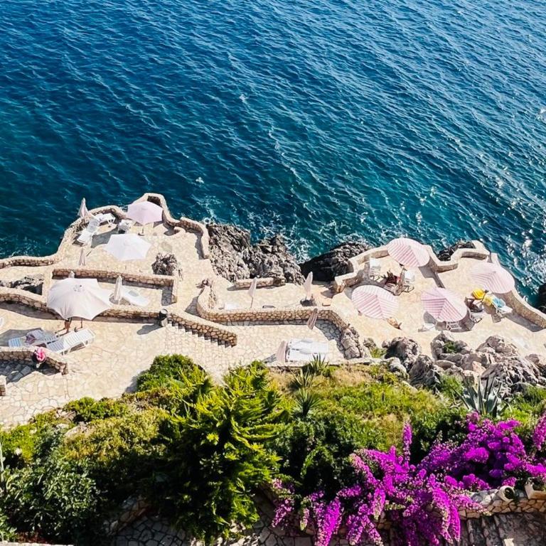 Emerald Dreamscape with Private Beach & Pool - One-Bedroom Apartment - 45