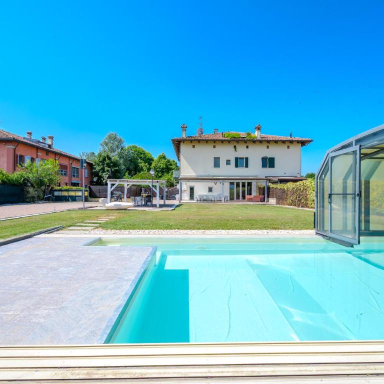 BALDA HOUSE, covered and heated pool Only for you - Three-Bedroom Vacation Home - 47