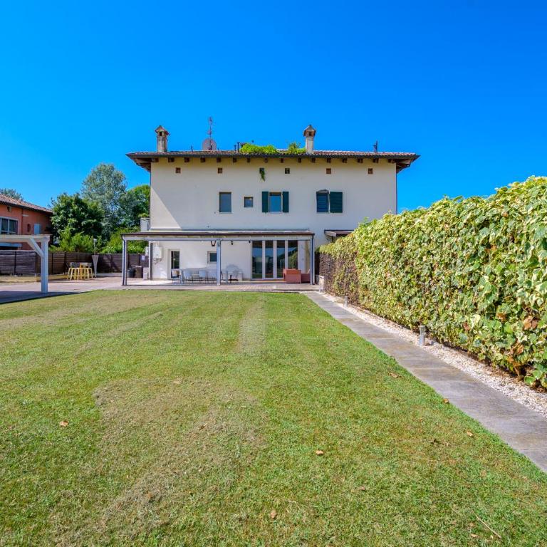 BALDA HOUSE, covered and heated pool Only for you - Three-Bedroom Vacation Home - 77