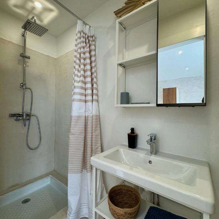 Beau Soleil by JB l Port la Nouvelle - Studio Supérieur - 5