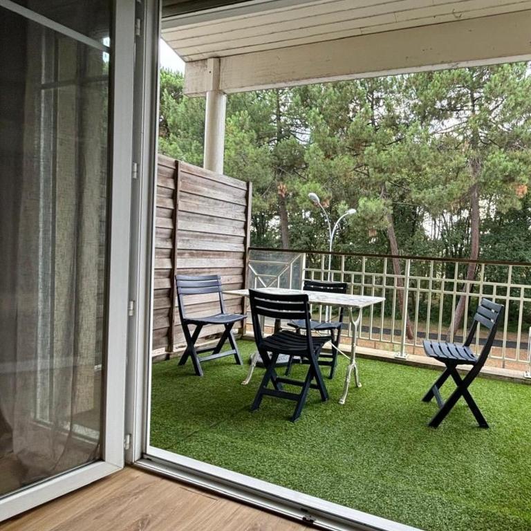 Appartement avec balcon terrasse climatisation - Appartement 2 Chambres - 4