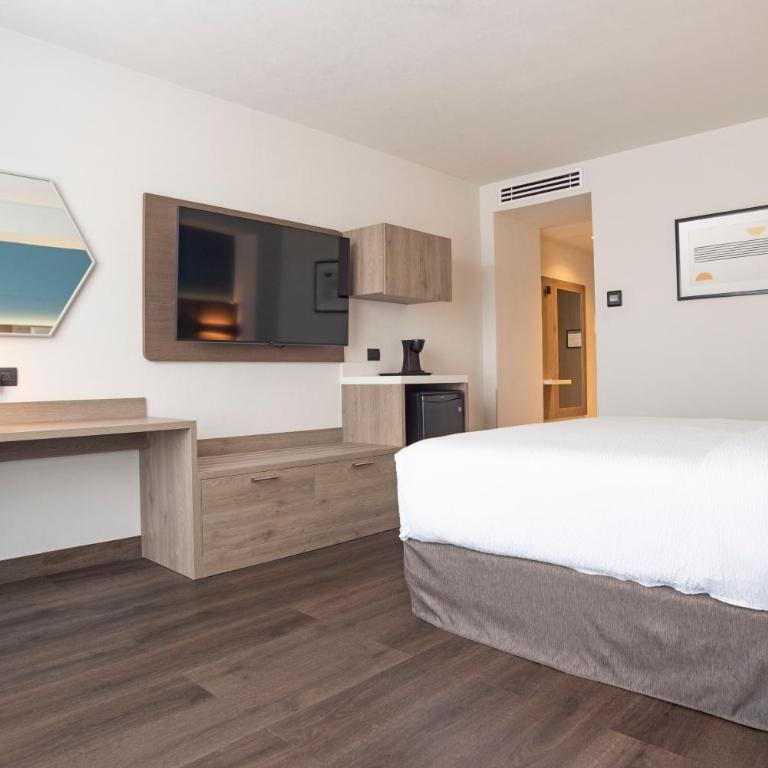 Holiday Inn Express Guadalajara Expo by IHG - Habitación Estándar - Cama extragrande - 5