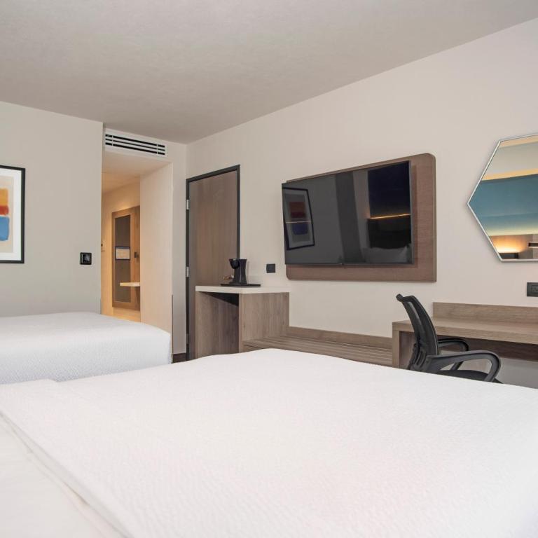 Holiday Inn Express Guadalajara Expo by IHG - Habitación Doble Estándar con 2 camas dobles - 3