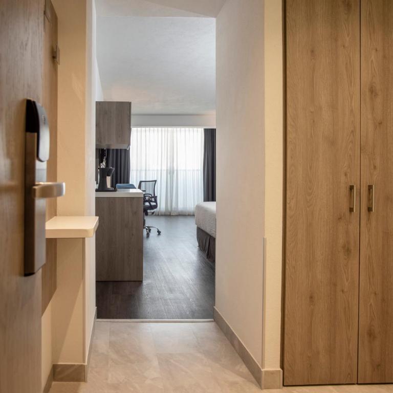 Holiday Inn Express Guadalajara Expo by IHG - Habitación Doble Estándar con 2 camas dobles - 5