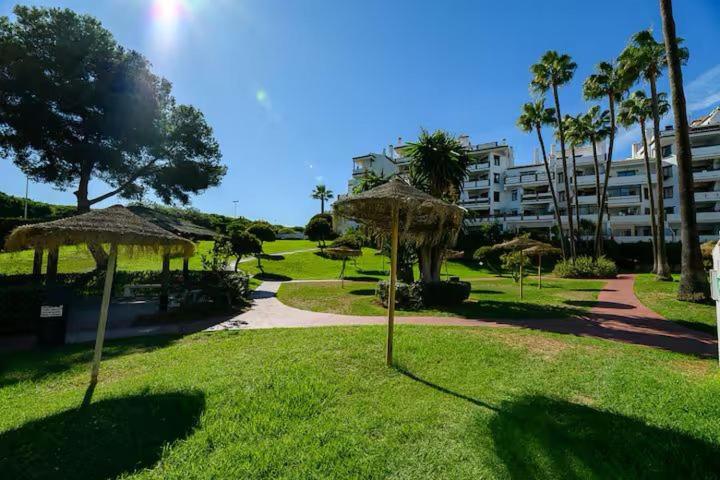 Costa del Sol Apt, Pool & Terrace & Beach Walk - Apartamento de 2 dormitorios - 21