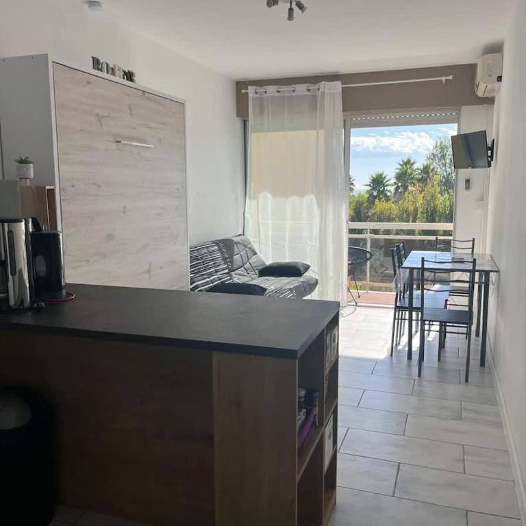 Charmant Studio Proche Plage - Studio with Terrace - 3