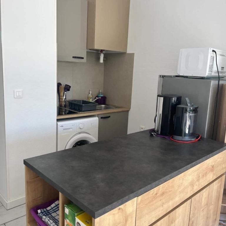 Charmant Studio Proche Plage - Studio with Terrace - 5