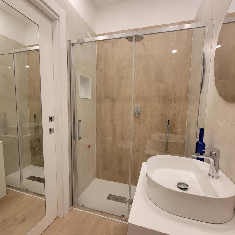 officina23 HOME GALLERY art & wellness SUITE - Camera King Deluxe - 5