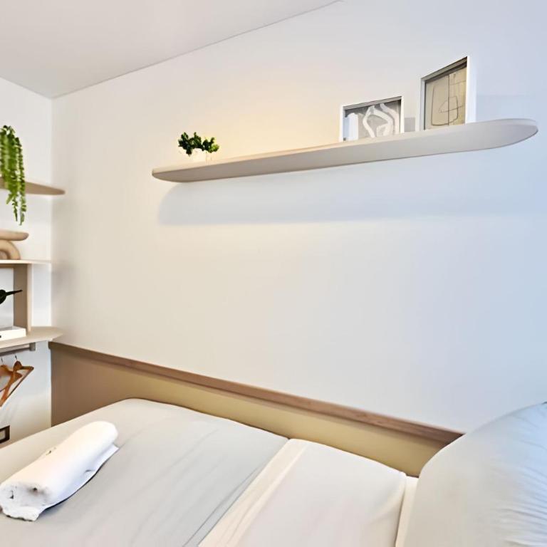 Edificio Los Pinos - Two-Bedroom Deluxe Apartment with Balcony - 16