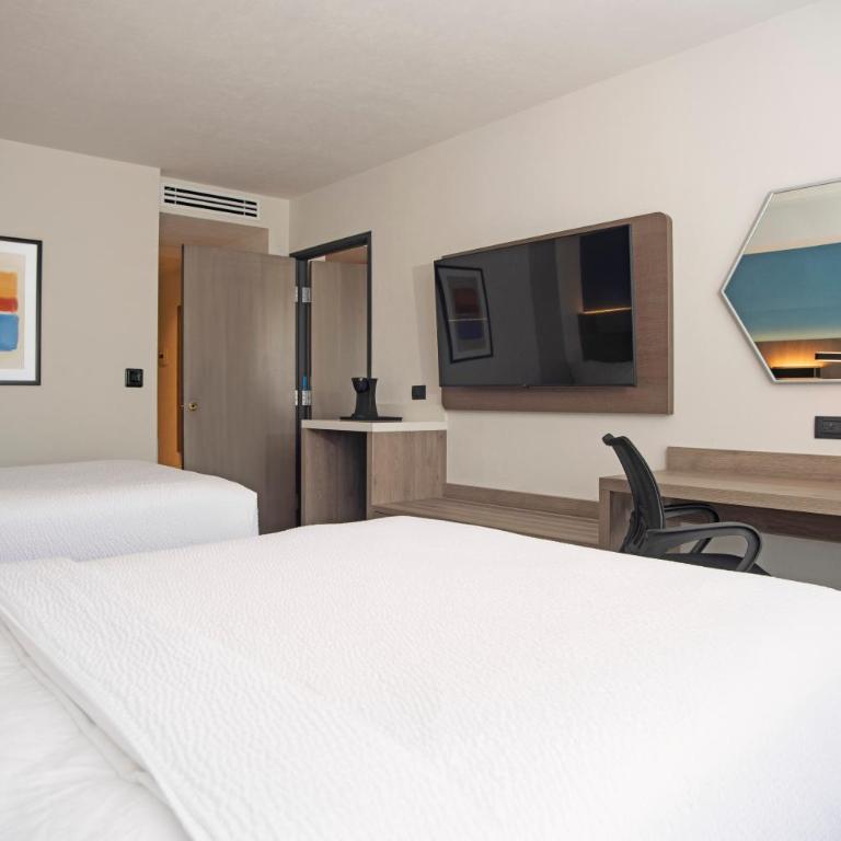 Holiday Inn Express Guadalajara Expo by IHG - Habitación Doble Estándar con 2 camas dobles - 1