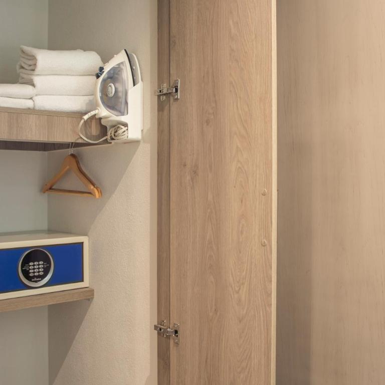 Holiday Inn Express Guadalajara Expo by IHG - Habitación Doble Estándar adaptada para personas de movilidad reducida - 2 camas dobles - 7