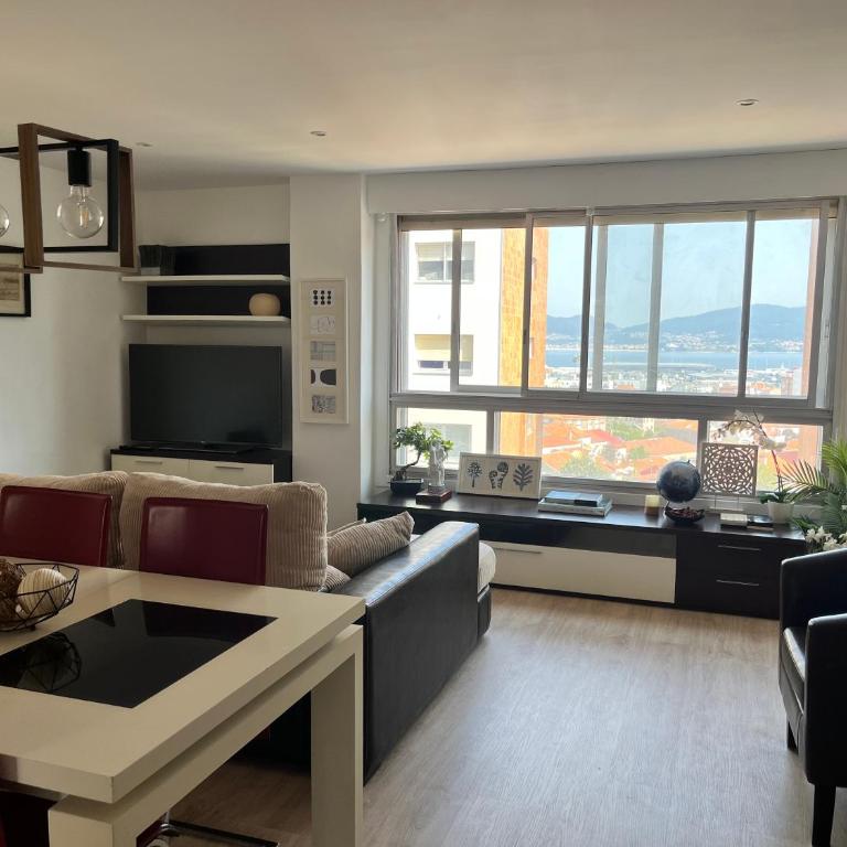 Ría de Bouzas Amplio piso muy luminoso con vistas a la Ría - Apartamento con 4 dormitorios - 1