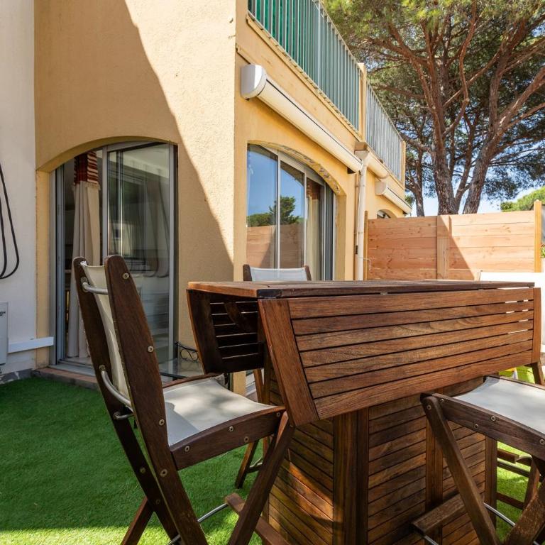 Ô Soleil Bright Apartment with Terrace and Private Parking - Apartment - 9