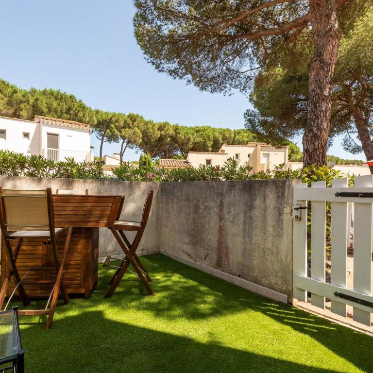 Ô Soleil Bright Apartment with Terrace and Private Parking - Apartment - 10
