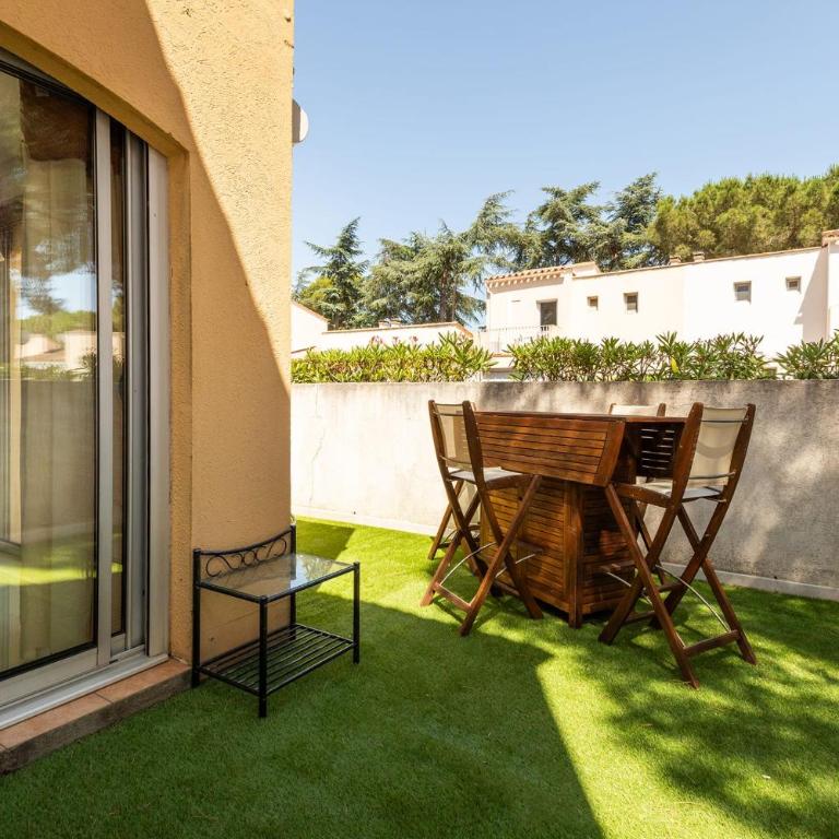 Ô Soleil Bright Apartment with Terrace and Private Parking - Apartment - 11