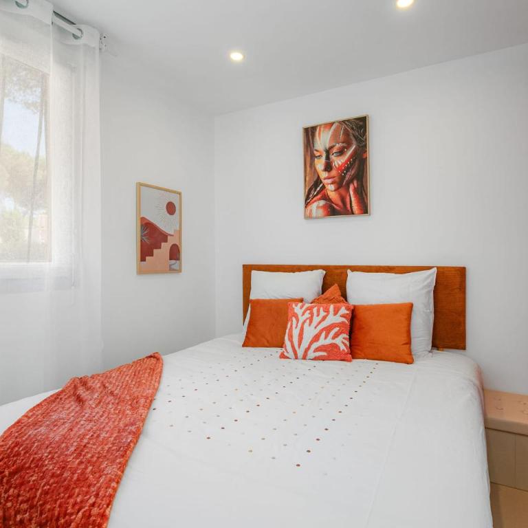 Ô Soleil Bright Apartment with Terrace and Private Parking - Apartment - 7