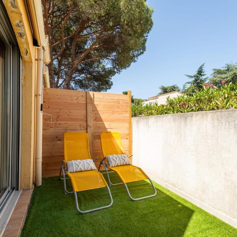 Ô Soleil Bright Apartment with Terrace and Private Parking - Apartment - 12