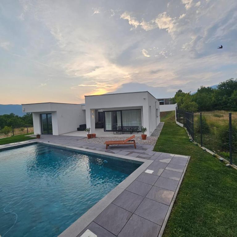 Villa Bellevue - Three-Bedroom Villa - 3