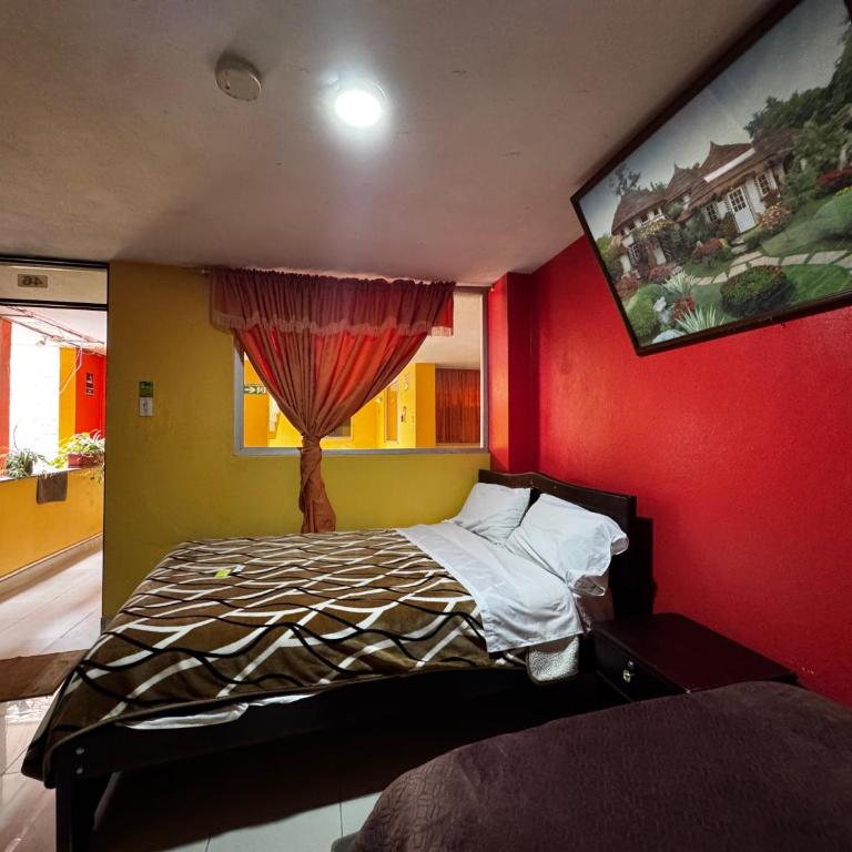 Hotel Jimmy Latacunga - Quadruple Room with Private Bathroom - 4