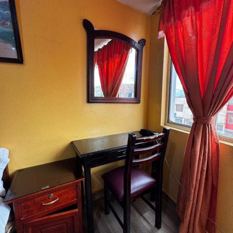 Hotel Jimmy Latacunga - Double Room with Private Bathroom - 6