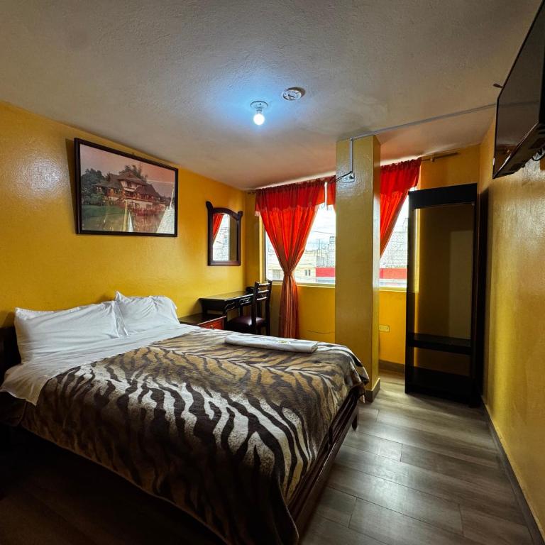 Hotel Jimmy Latacunga - Double Room with Private Bathroom - 8