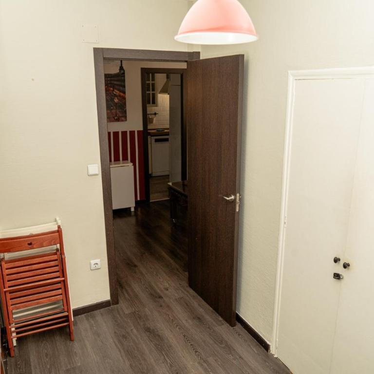 Cozy Apartment in Ventas - Two-Bedroom Apartment - 16